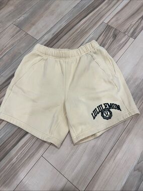 NWOT Women’s Lululemon Scuba Oversized Buttercreams Shorts | 7" Graphic | XS
